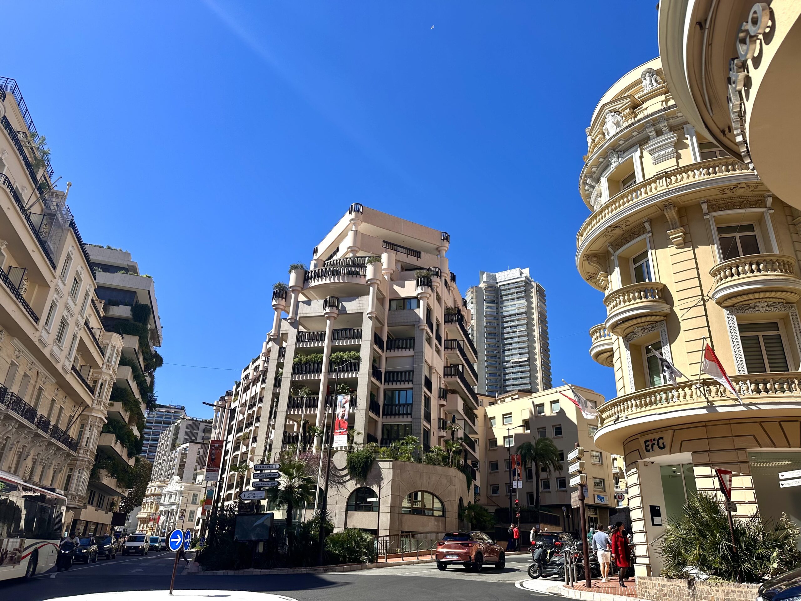 The roundabout on boulevard des moulins and Monte Carlo Palace Building behind it