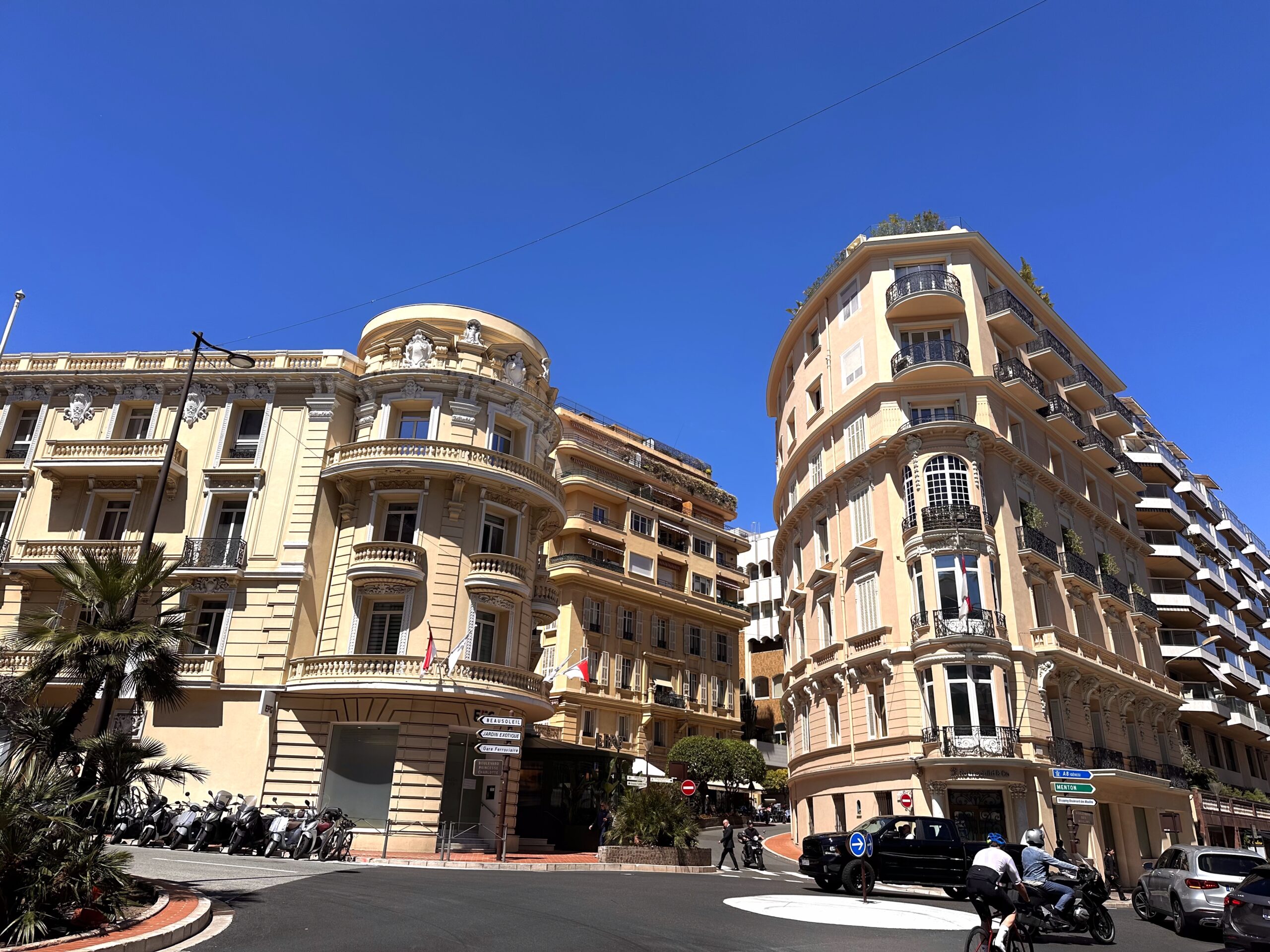 Roundabout on boulevard des Moulins surrounded my bourgeois buildings in Monte Carlo